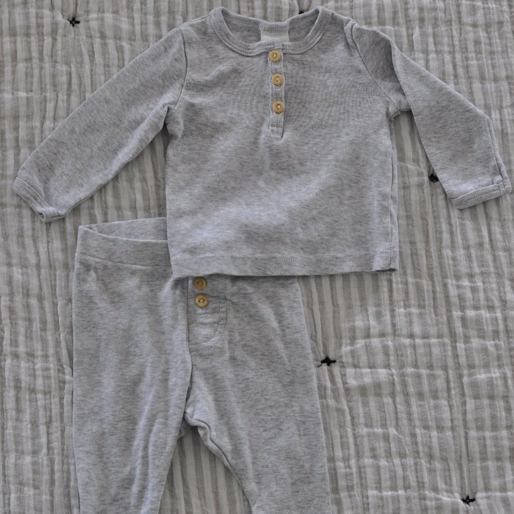 H&M Newborn Henley Set